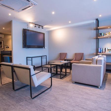 Oyo 89576 Mokka Hotel Куала Лумпур Екстериор снимка