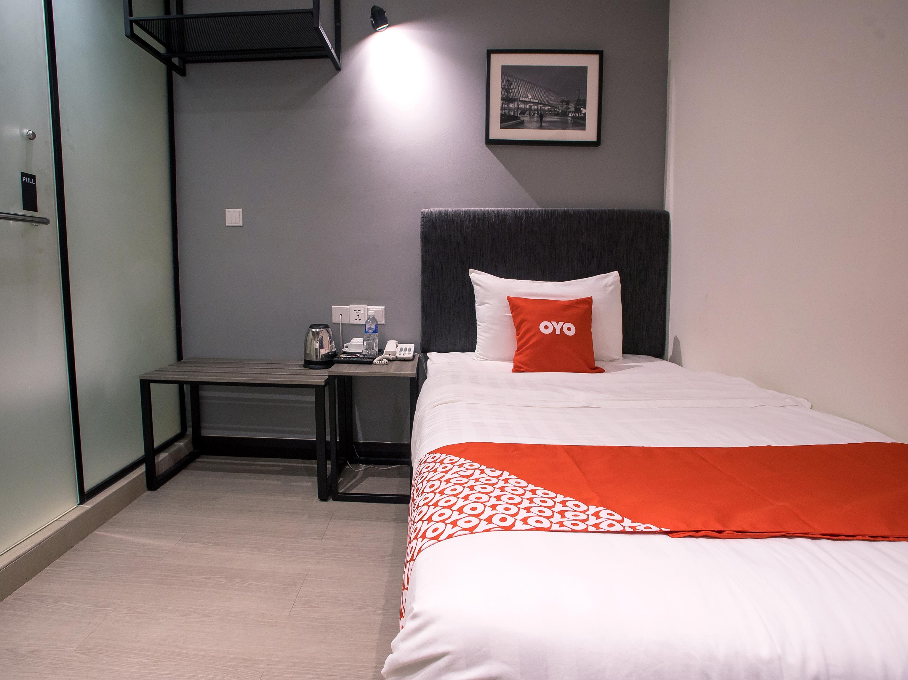 Oyo 89576 Mokka Hotel Куала Лумпур Екстериор снимка