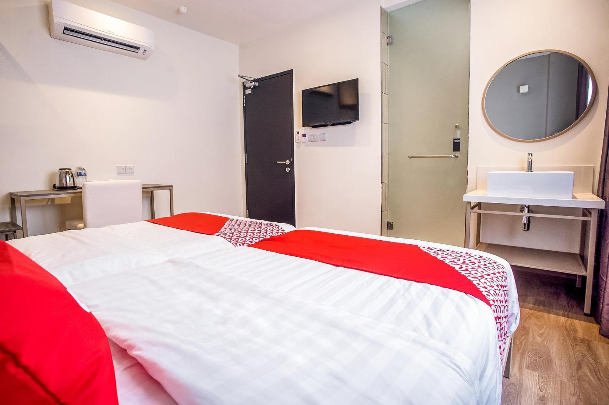 Oyo 89576 Mokka Hotel Куала Лумпур Екстериор снимка
