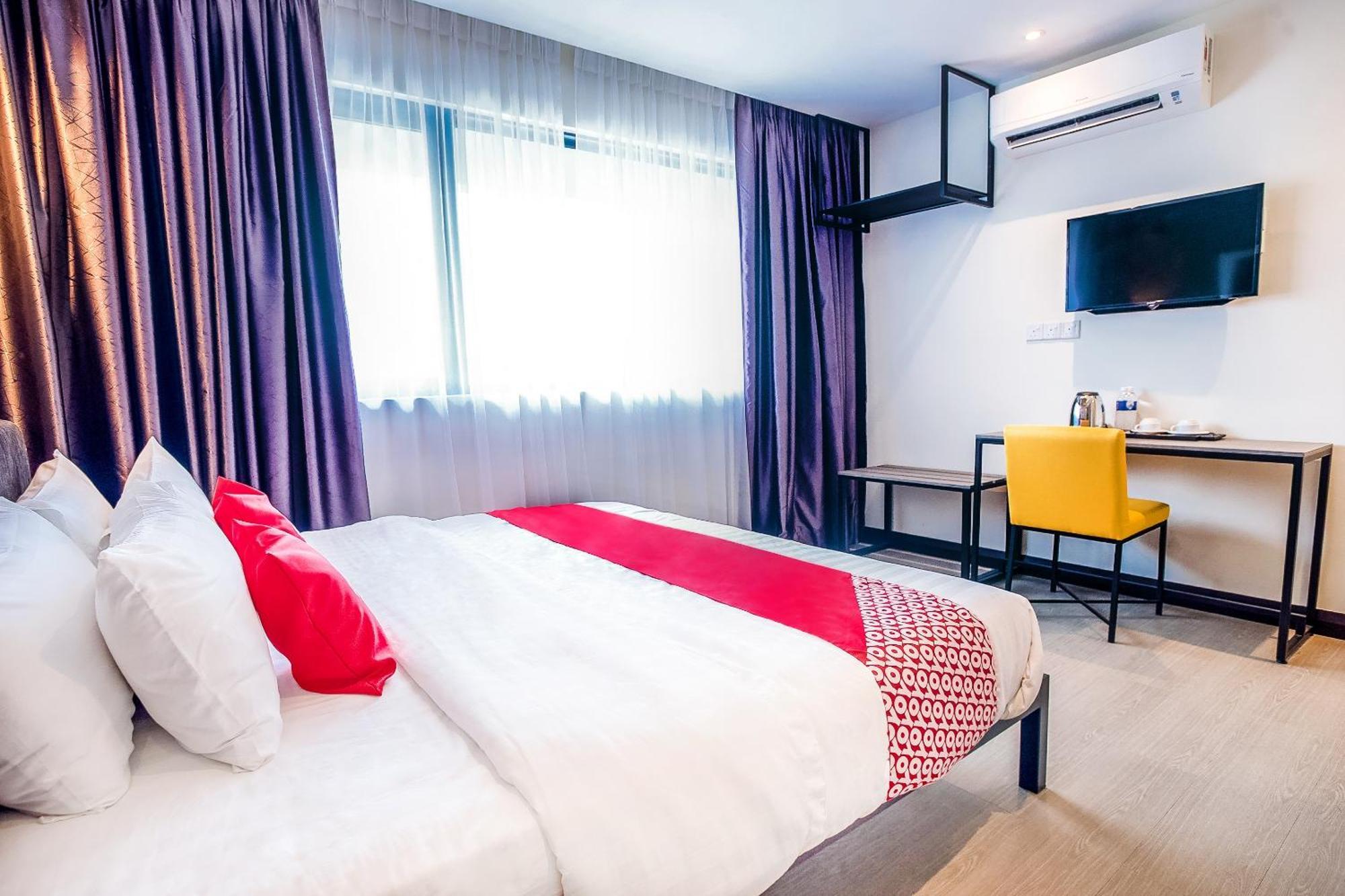 Oyo 89576 Mokka Hotel Куала Лумпур Екстериор снимка