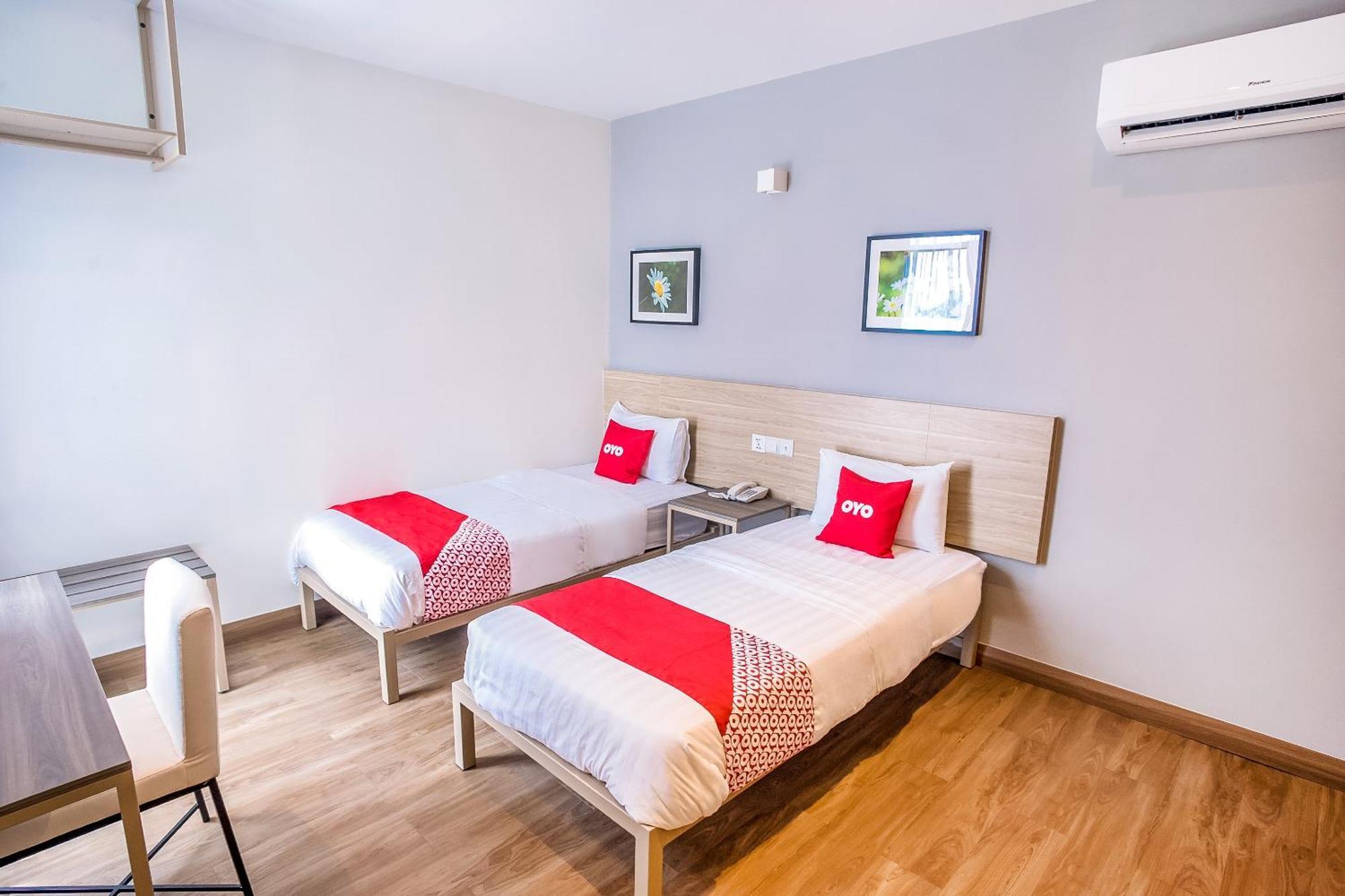 Oyo 89576 Mokka Hotel Куала Лумпур Екстериор снимка