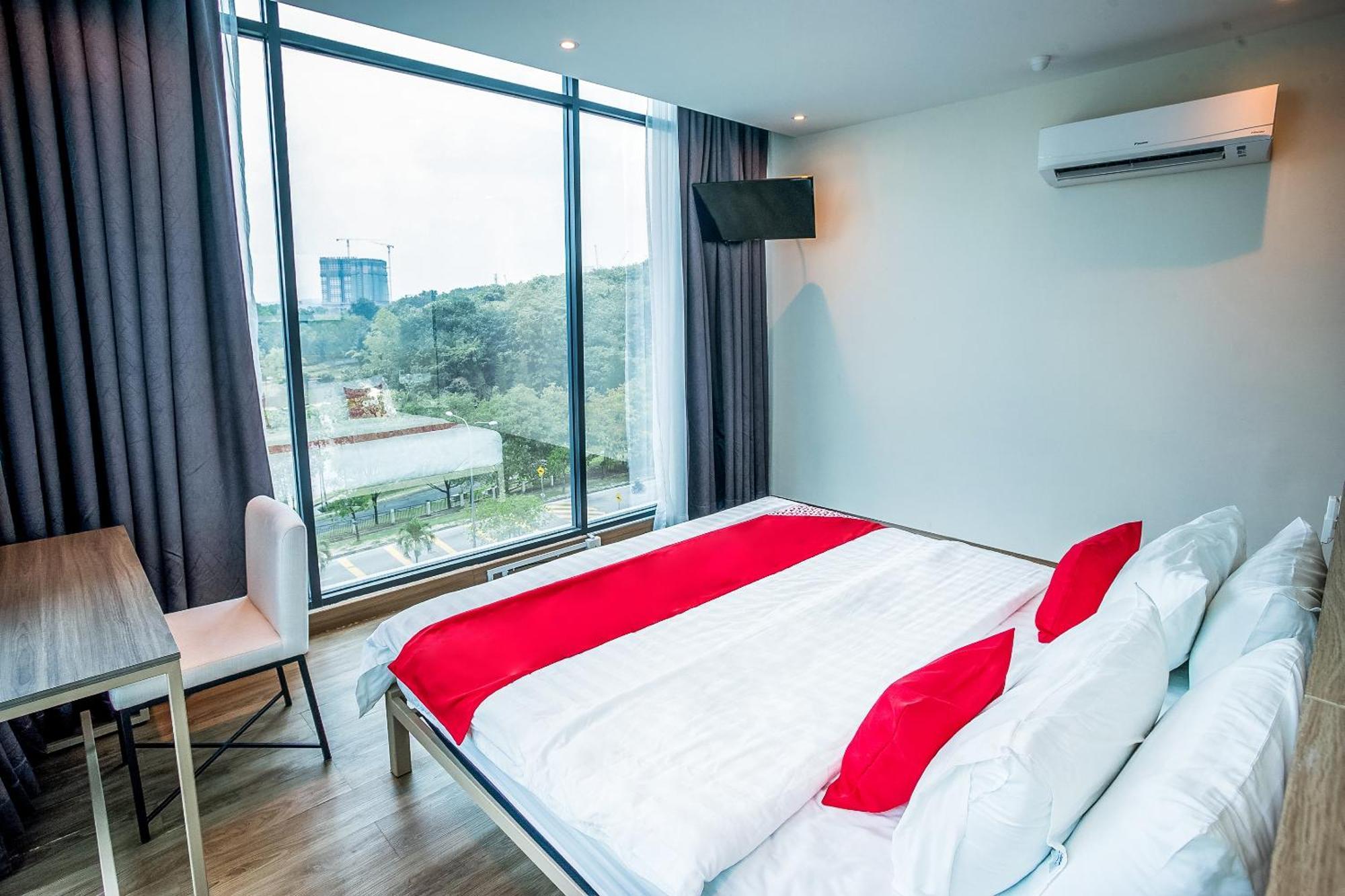 Oyo 89576 Mokka Hotel Куала Лумпур Екстериор снимка