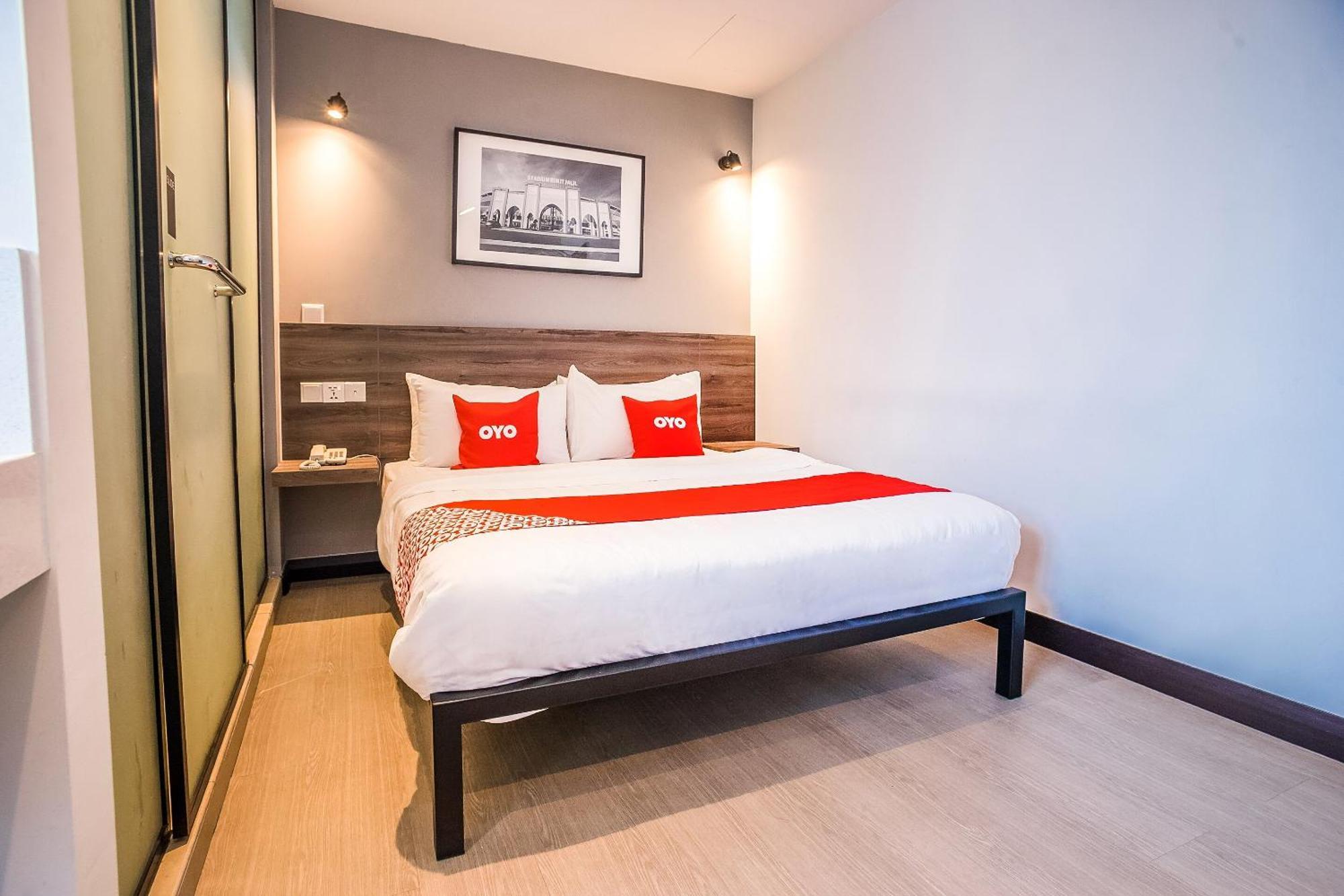 Oyo 89576 Mokka Hotel Куала Лумпур Екстериор снимка