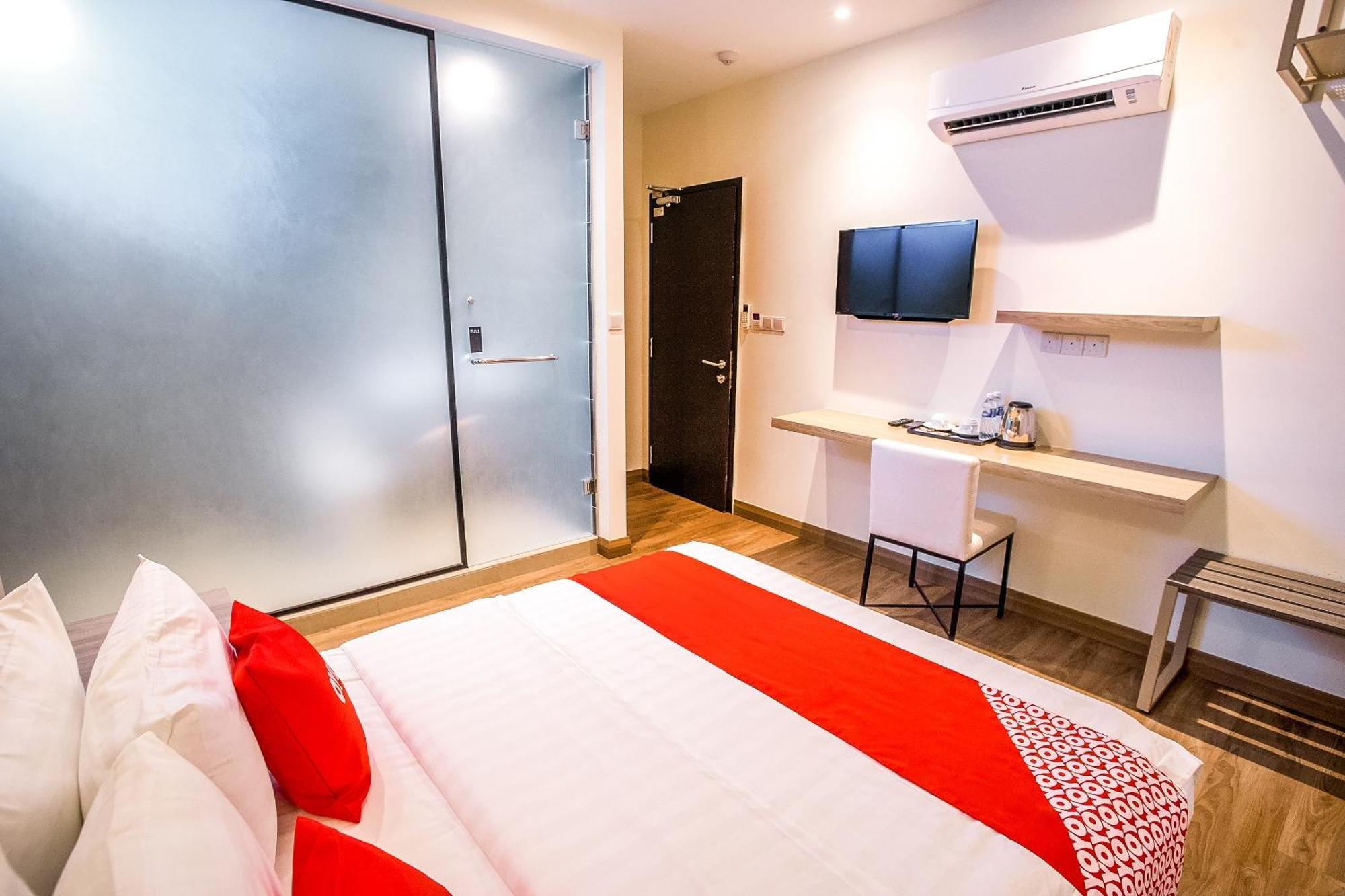 Oyo 89576 Mokka Hotel Куала Лумпур Екстериор снимка